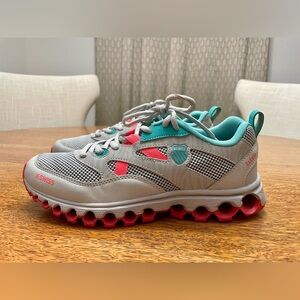 K-SWISS size 8.5 Tube Comfort Technology Sneakers